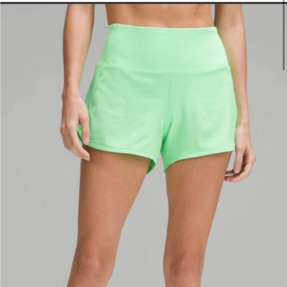 NWOT Lululemon Speed Up High Rise Shorts- Pistachio